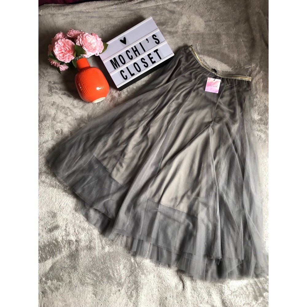 NWT Chicwish Midi Tulle Skirt Size in Large